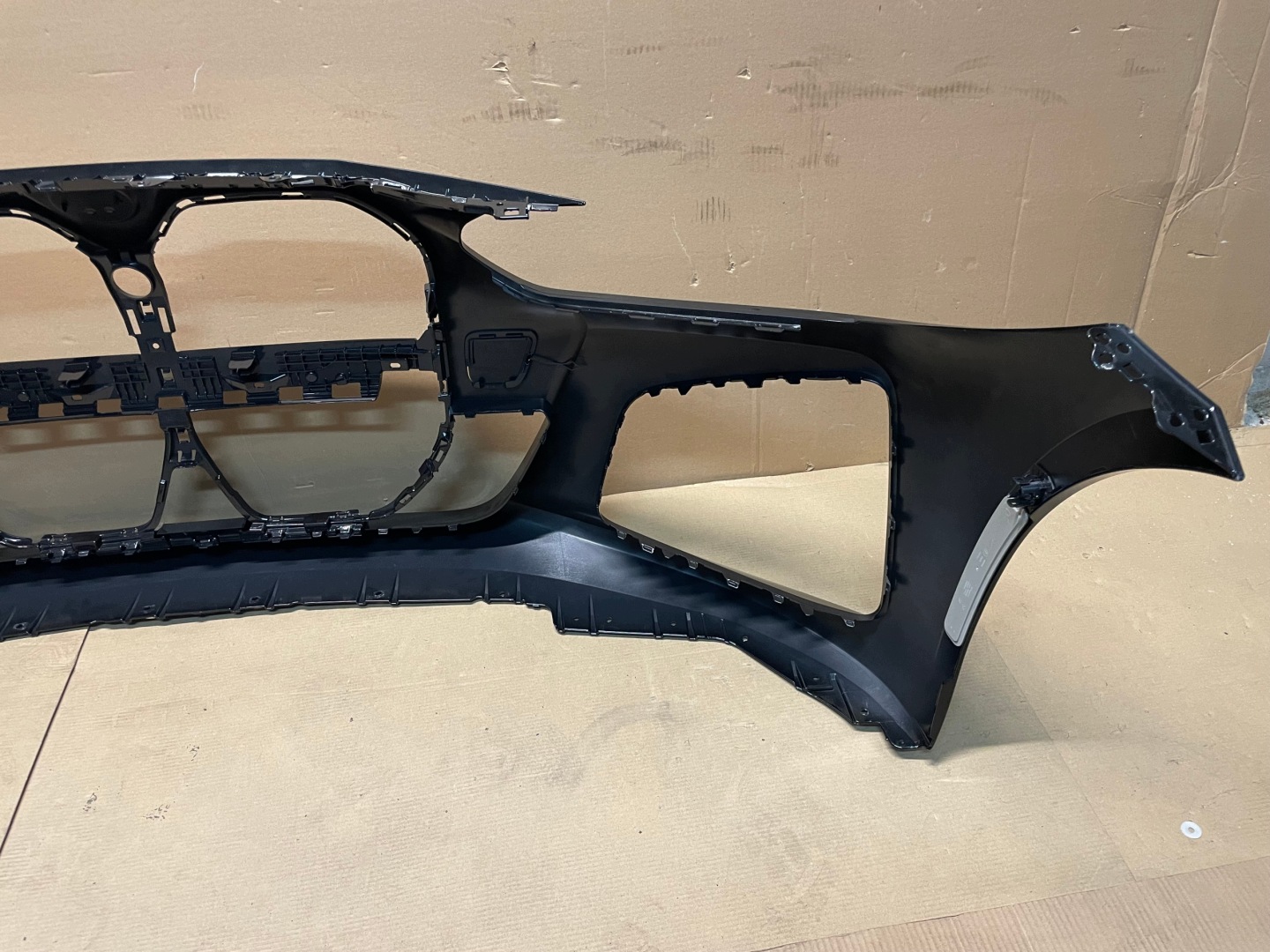 bumper front PDC m-packet KPL BMW i4 G26 BEV colour 475 USA
