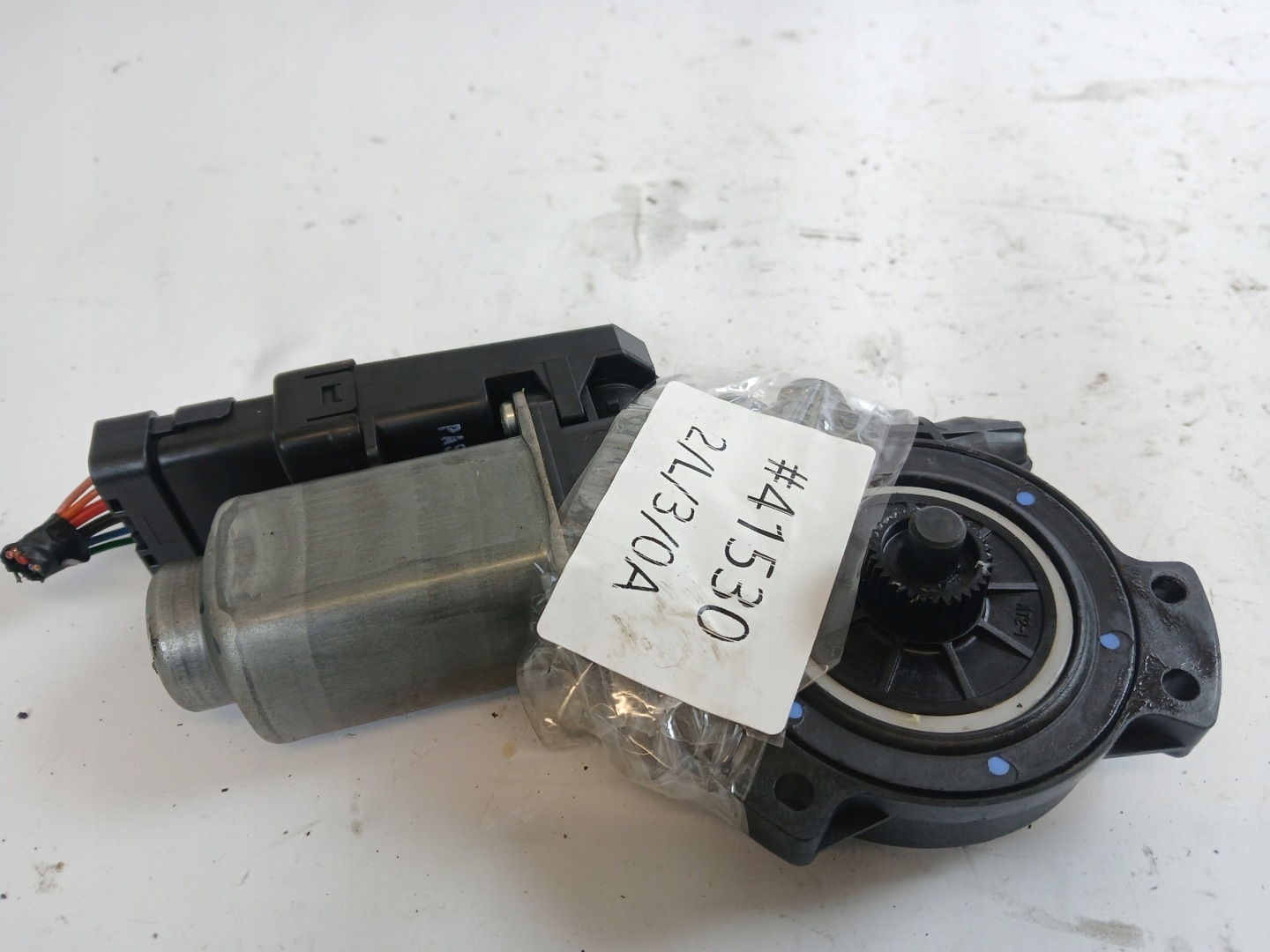 KIA CEED und motor fenster rechts vorne 402054D