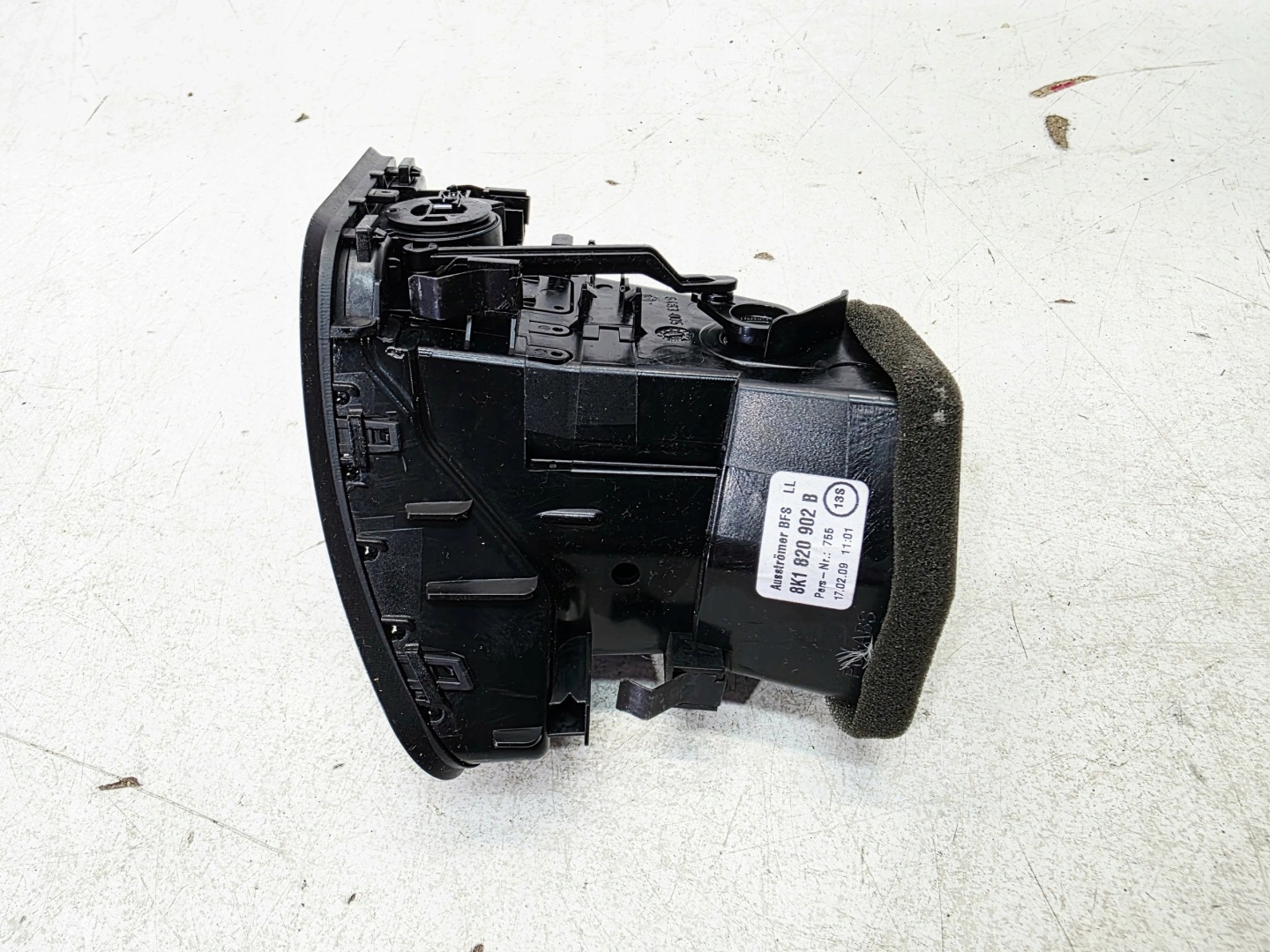 grid air conditioning devices right black MAT AUDI A4 B8 8K1820902B