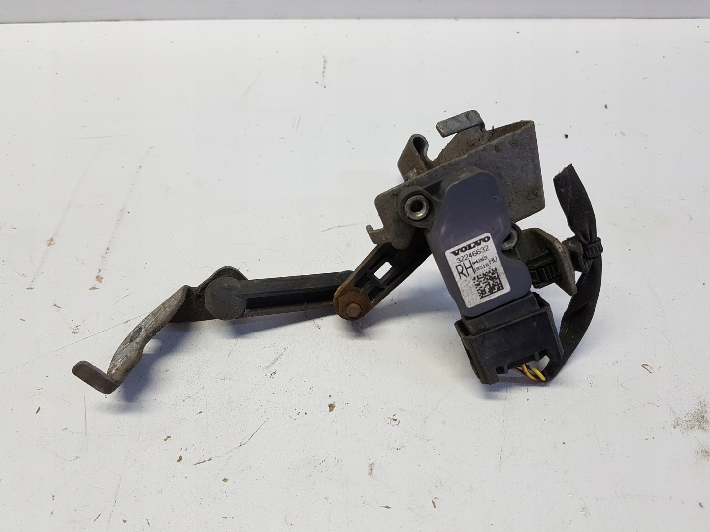 VOLVO V60 II S60 III Sensor POZIOMOWANIA XENON TY