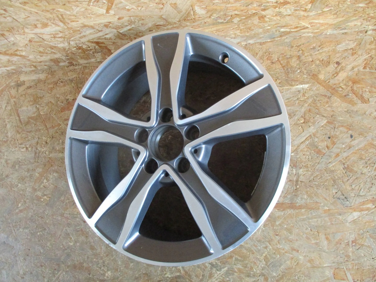 disk hliníkový W205 C KLASA 7Jx17 ET48,5 5x112