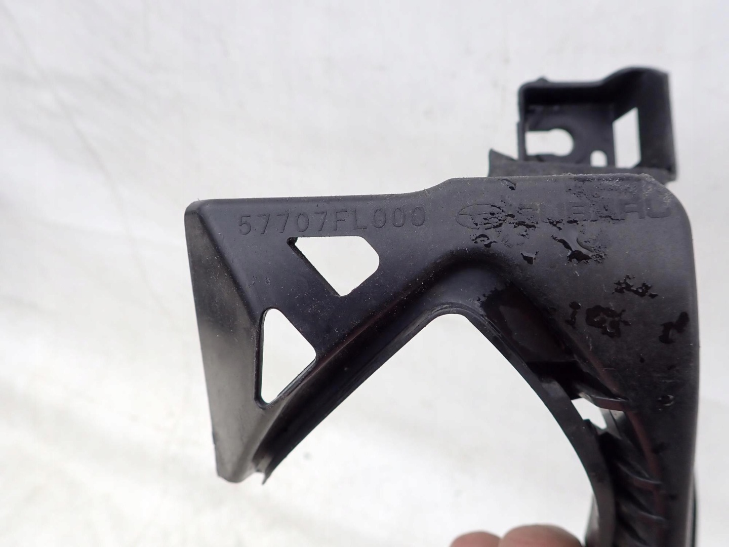 SUBARU XV II 2 CROSSTREK 18-> washer support right