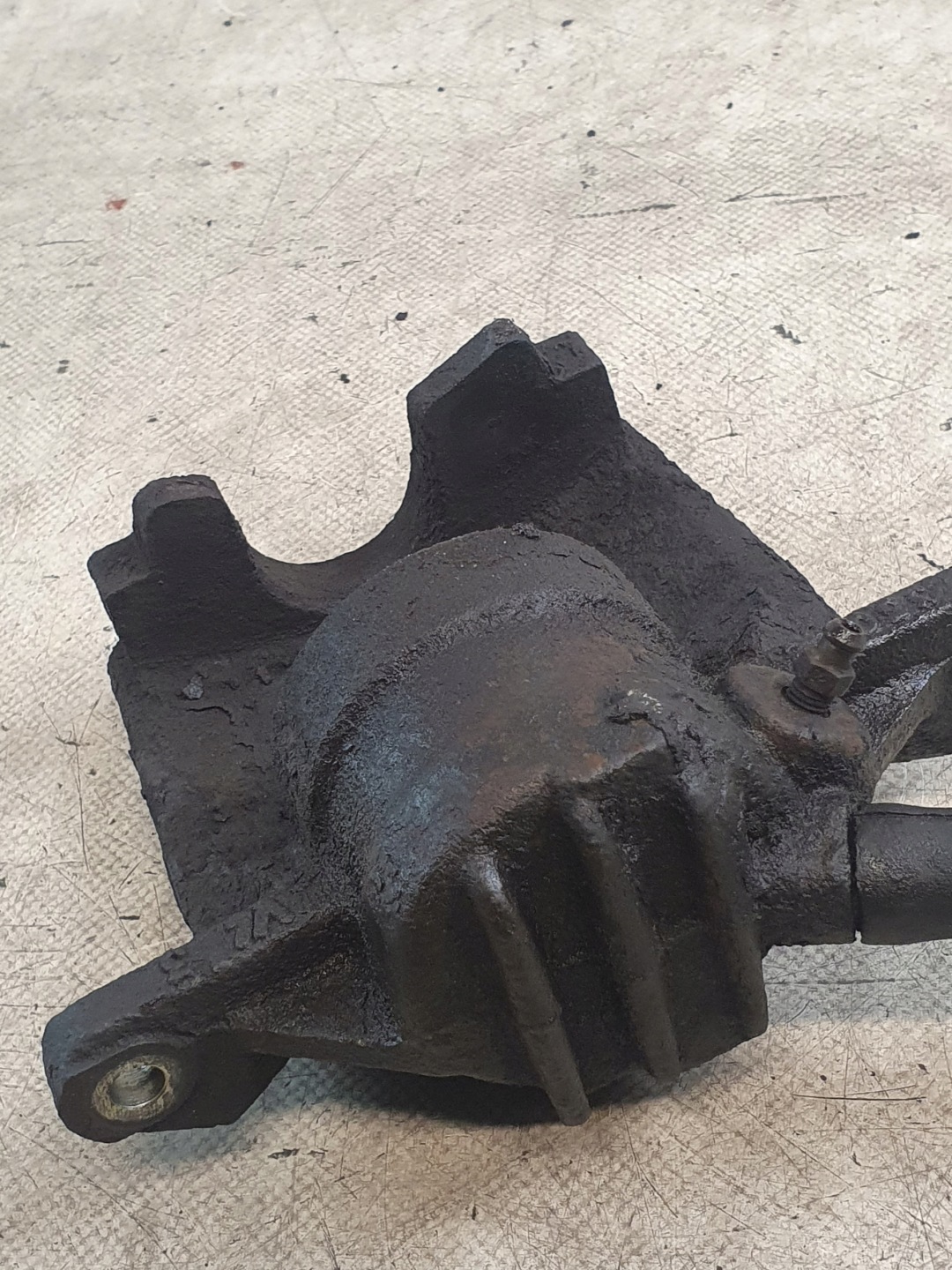 caliper brake left front PEUGEOT 307 2.0HDI 04r.