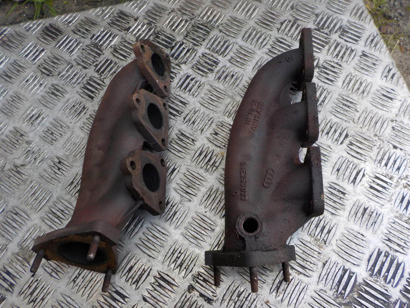 AUDI A6 C6 exhaust manifold 2.4 left right