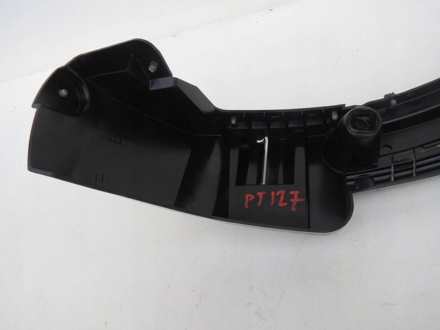 support holder of a bumper left / right rear part VOLVO XC90