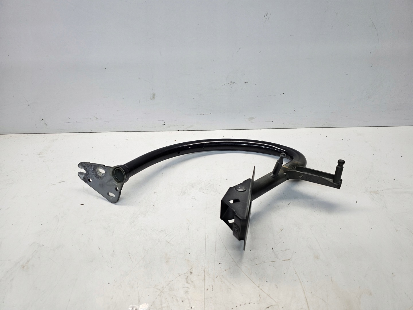 hinge bonnet rear part left AUDI A4 B8 sedan 8K5827301AB
