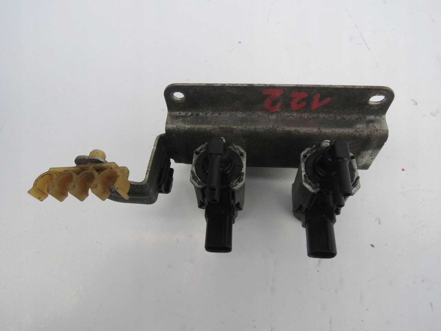 Vanne à vide VOLVO V70 2.0 4M5G9A509