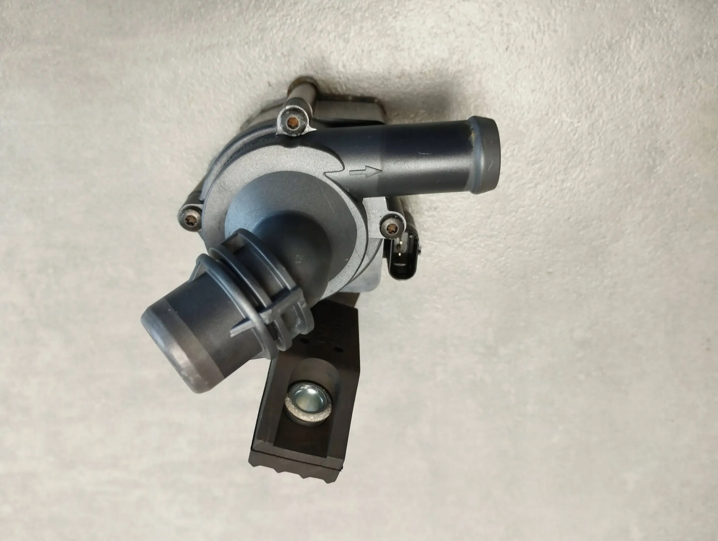 BMW X5 F15 dodatna pumpa vode 9230232