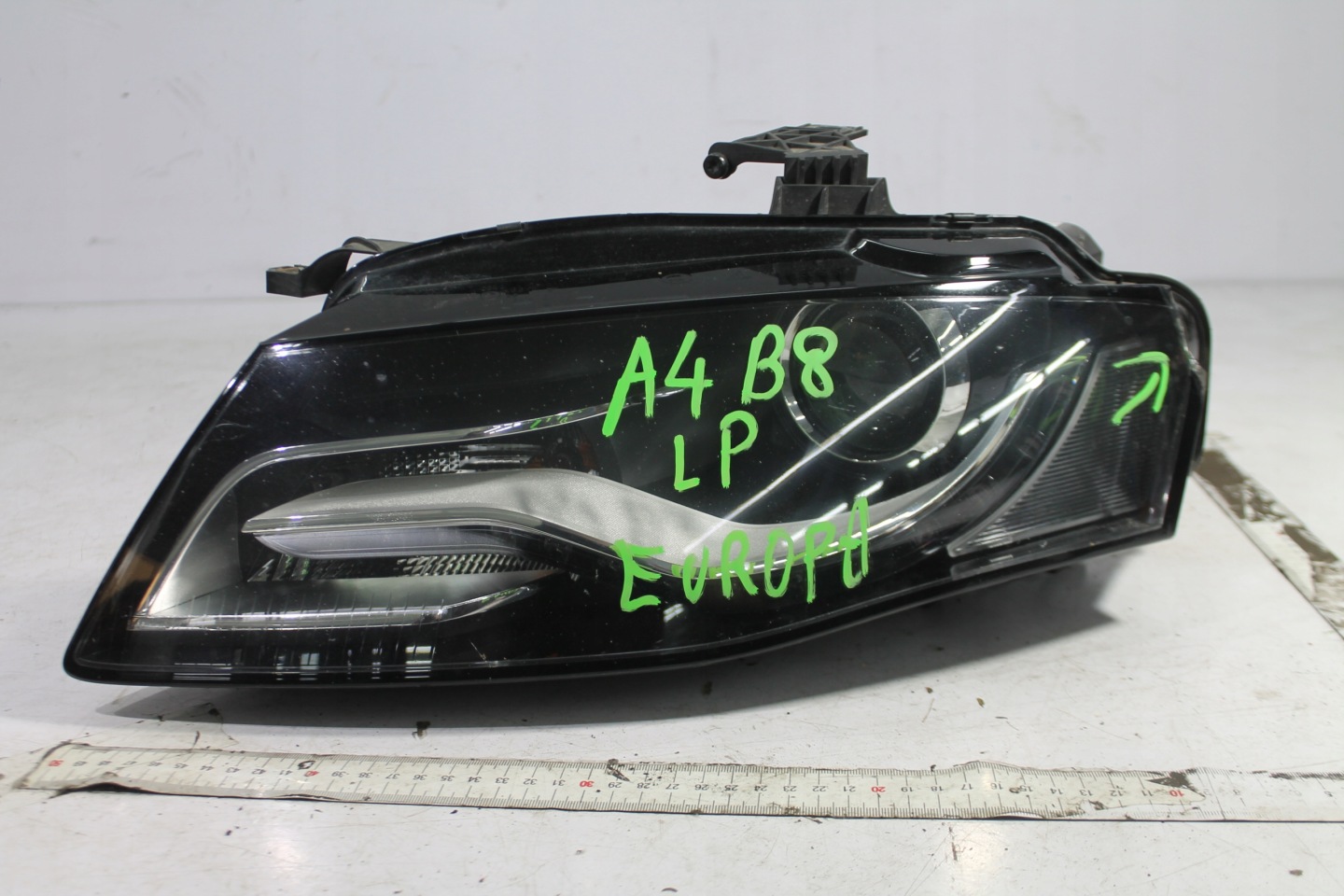 light left front XENON 8K0941003P A4 B8 07-11 EU
