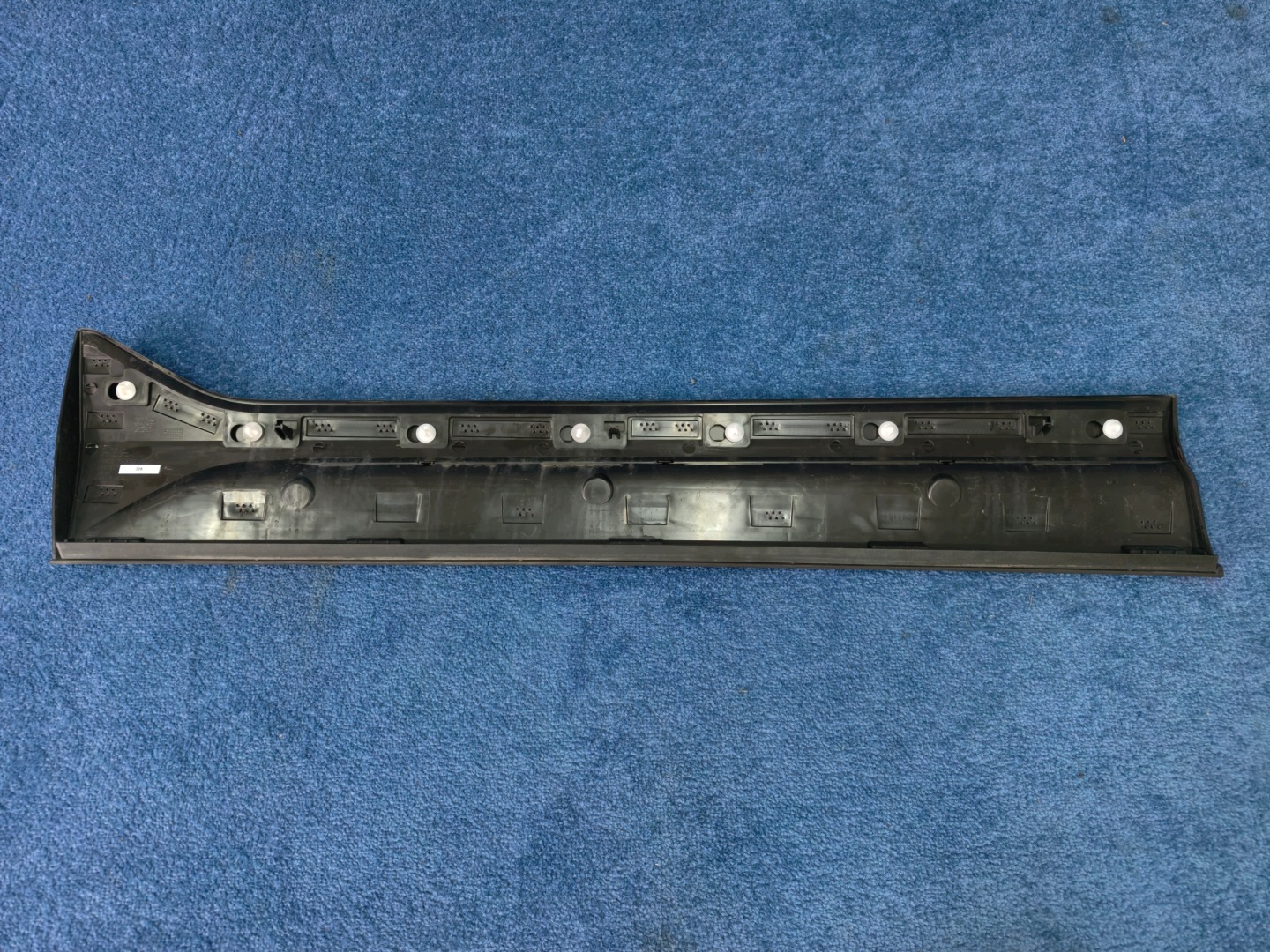 VOLVO XC40 2017- lower moulding exterior door right front OE 31448317