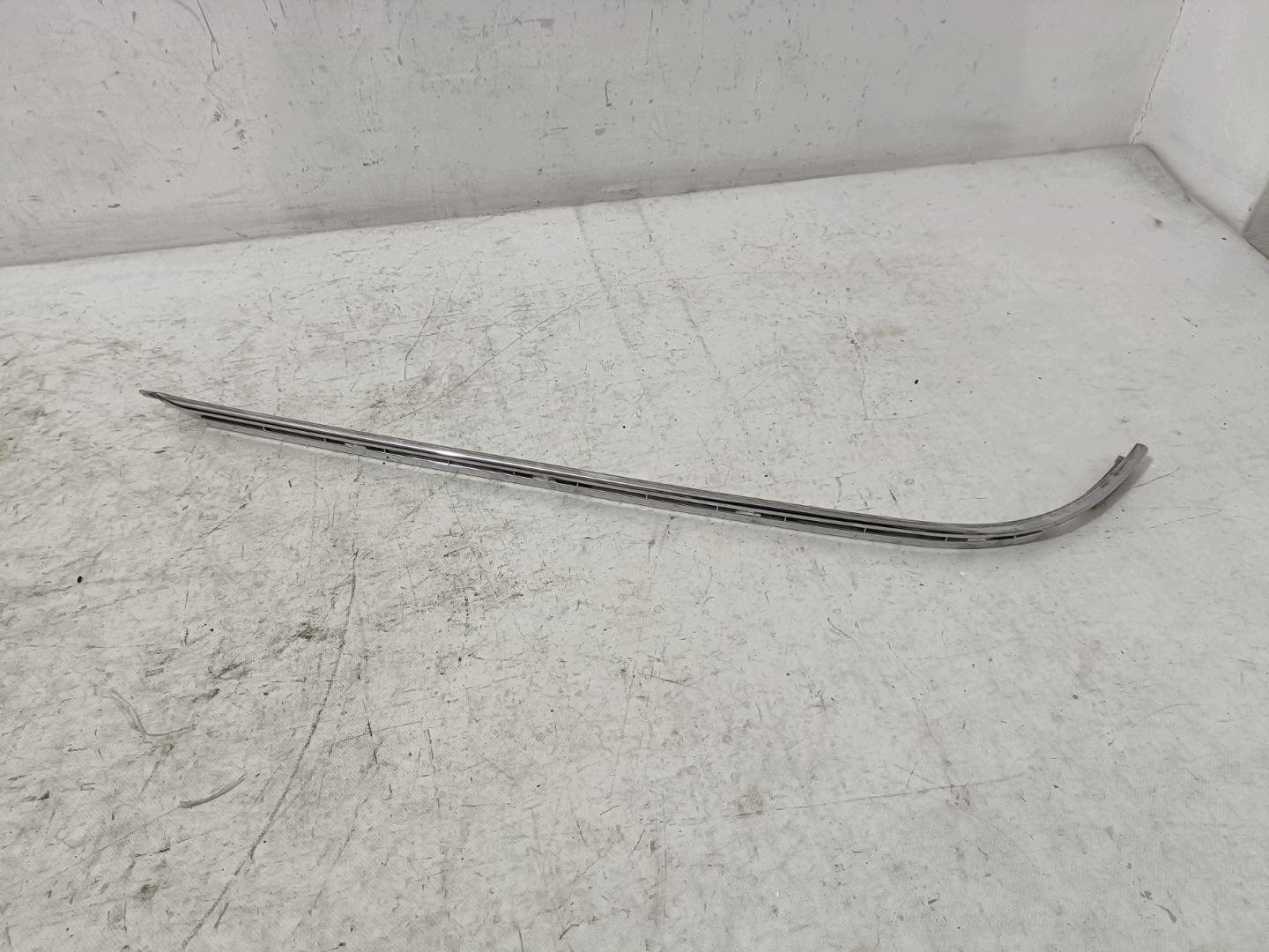 BMW E39 CHROM nárazníku lišta pravá 5112-8184509