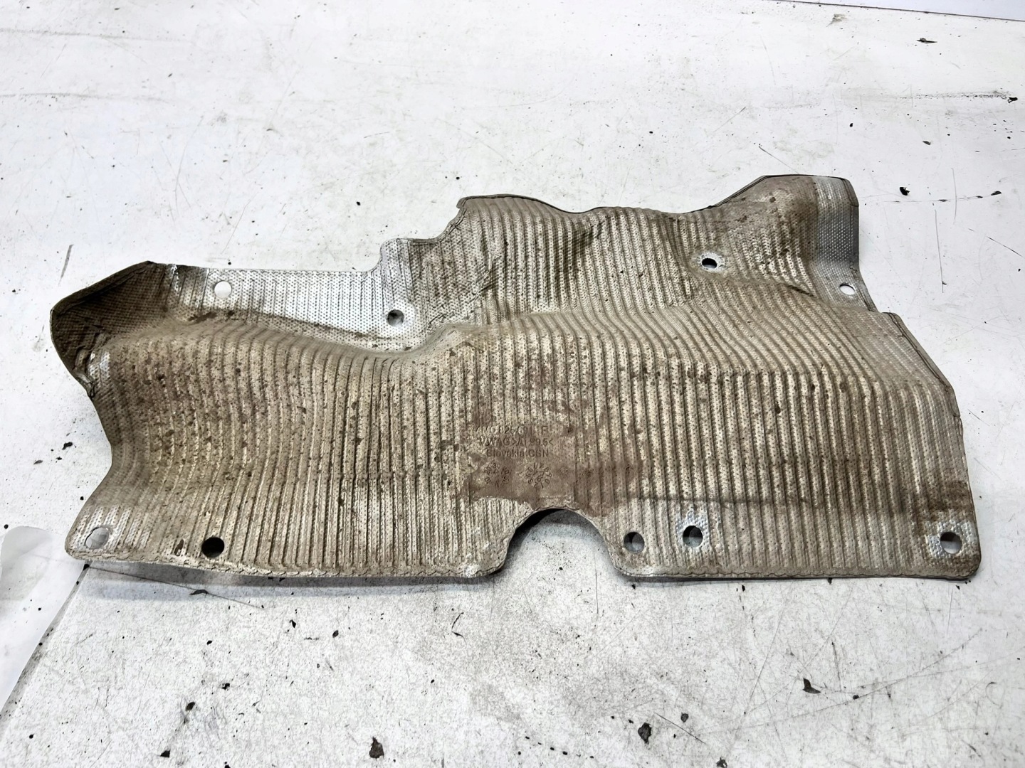 kryt TERMICZNA výfuku AUDI Q7 4M 4M0825691F