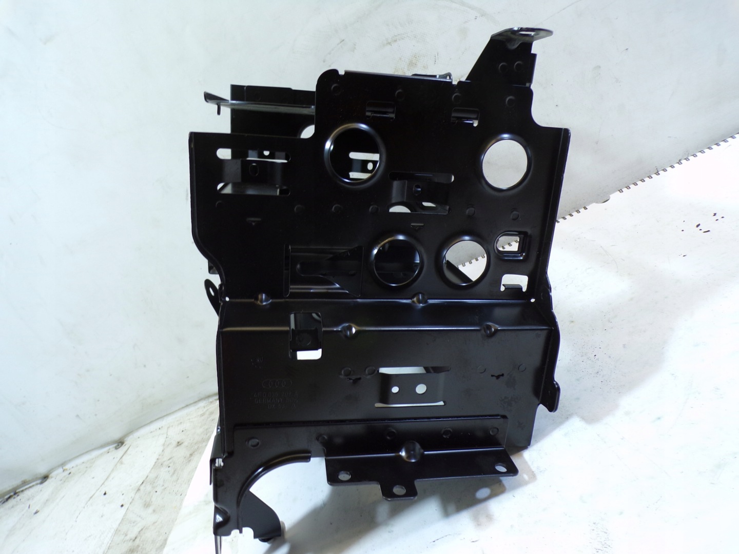 Panier Support plaque ZMIENIARKI TUNERA AUDI A6 C6 4F0035209A