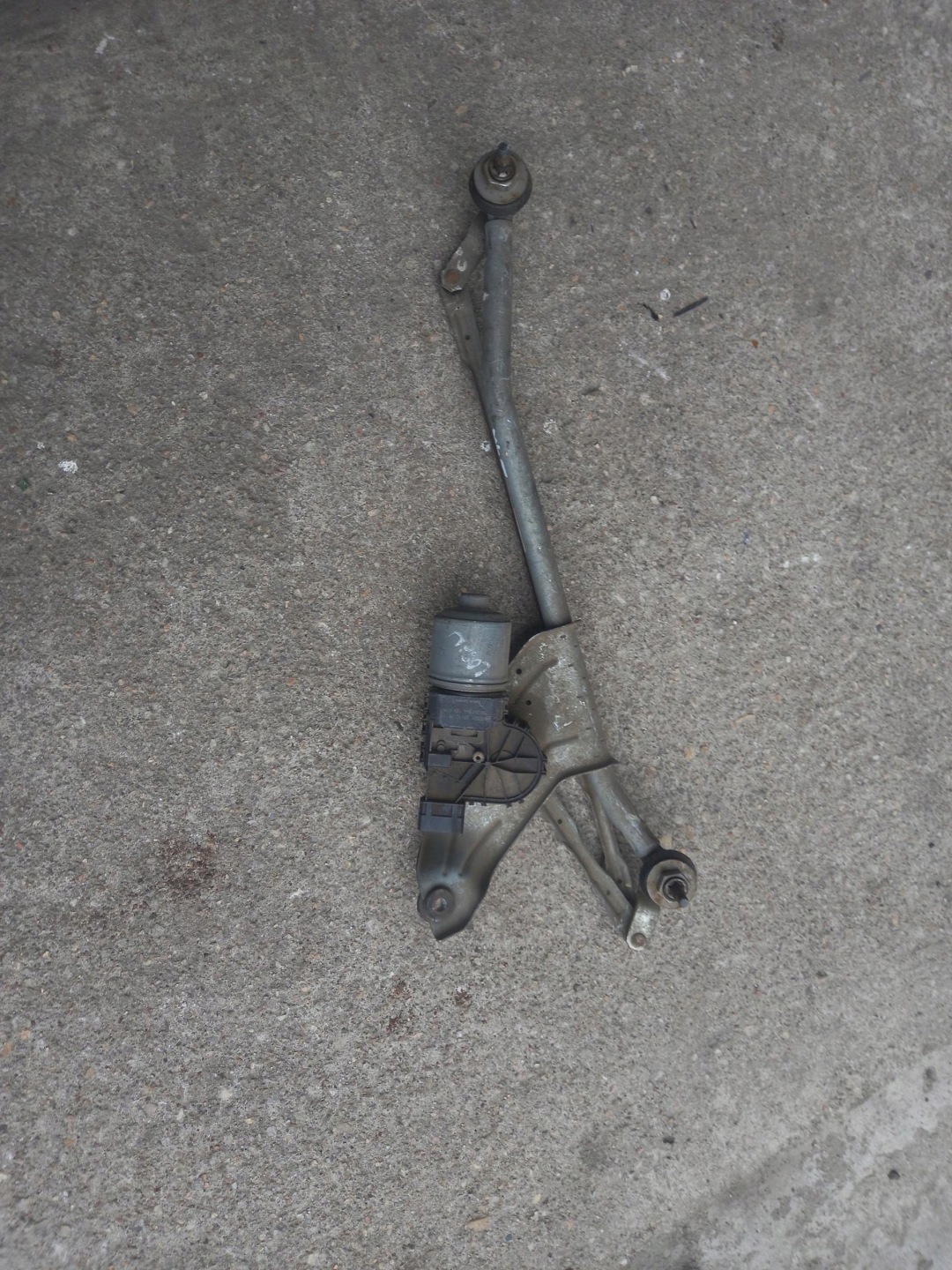 wiper mechanism front DACIA SANDERO and EU