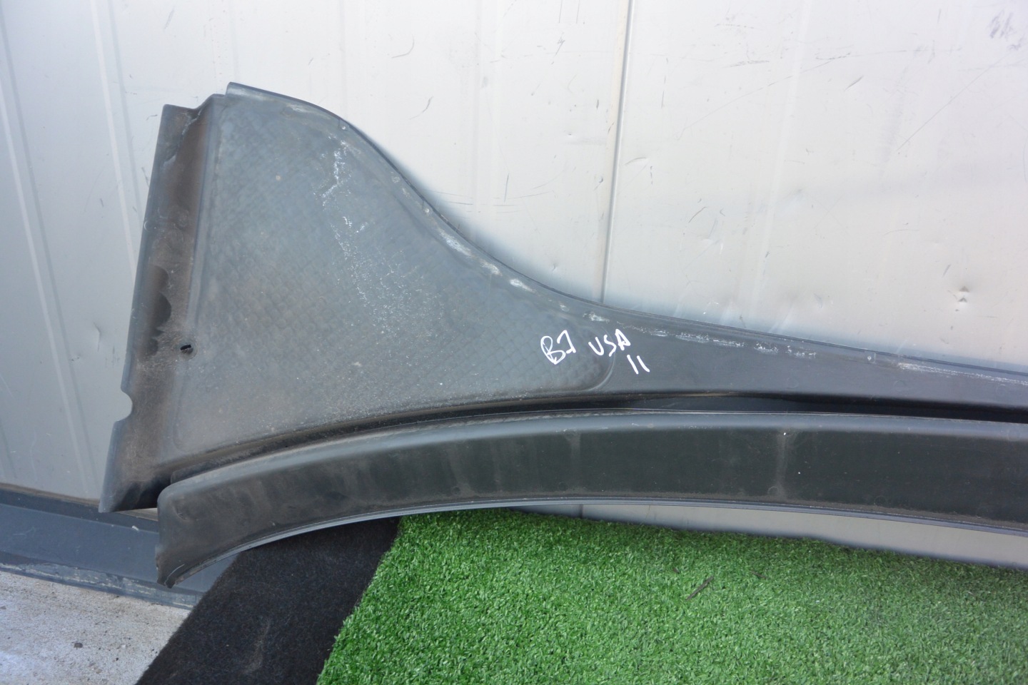 torpedo plastic 561819415 VW PASSAT B7 B8 USA