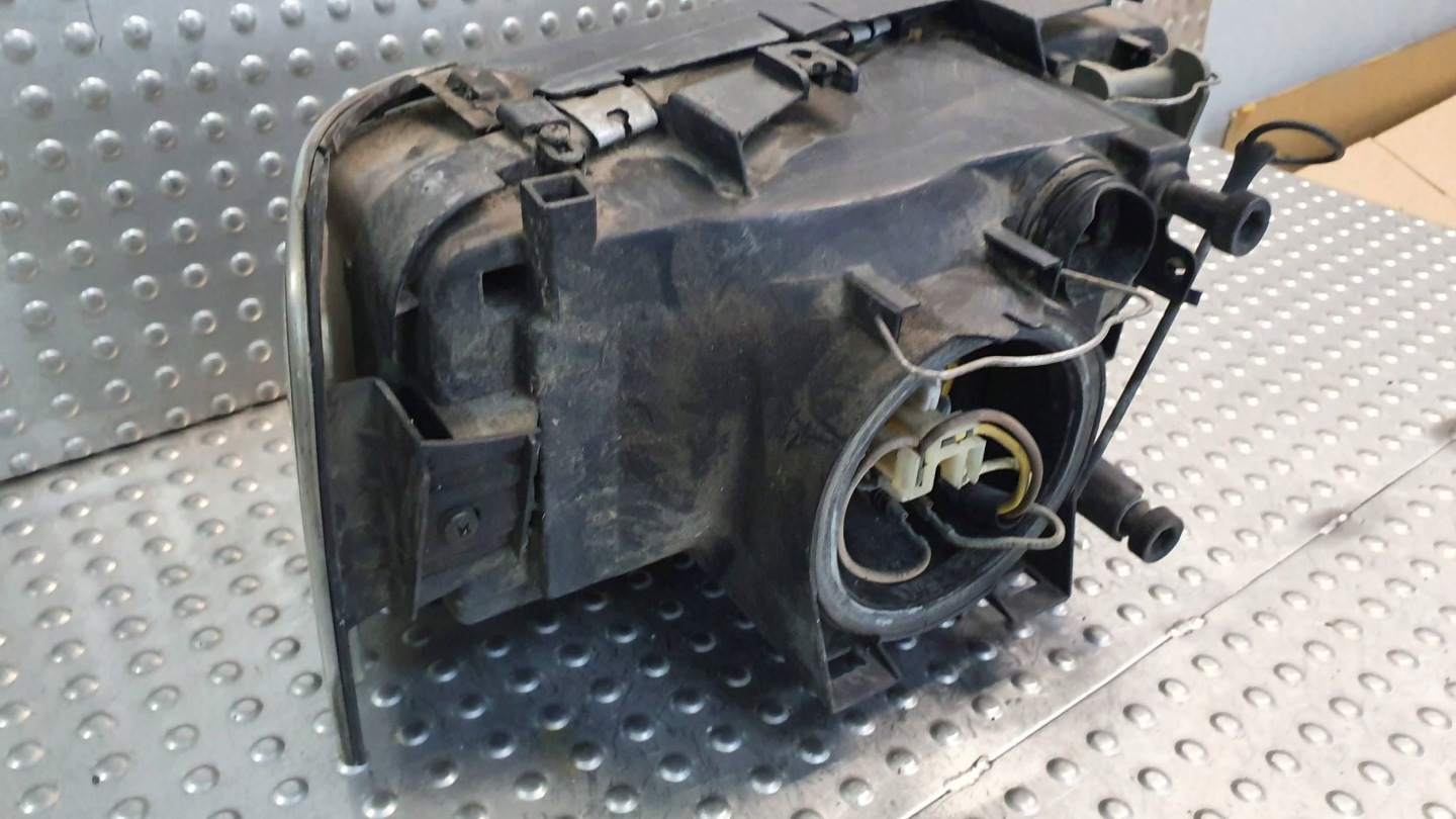 světlo předek levá AUDI 200 C3 83