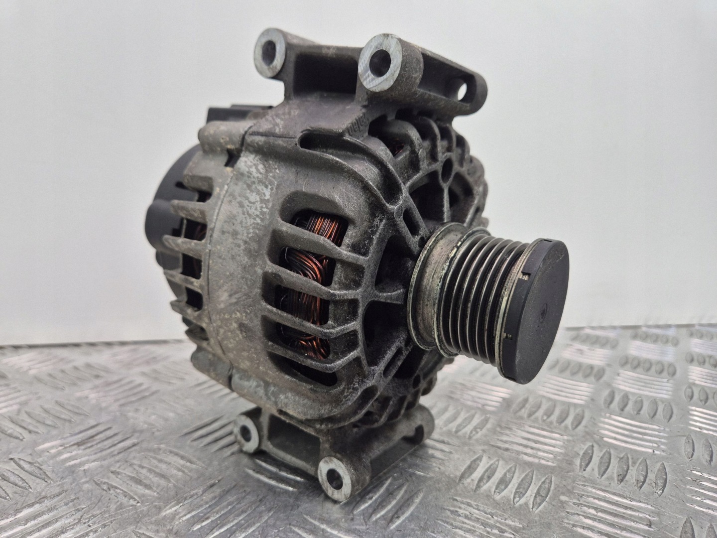 Mercedes E250 CGI C207 Alternator A0009067902 M271860