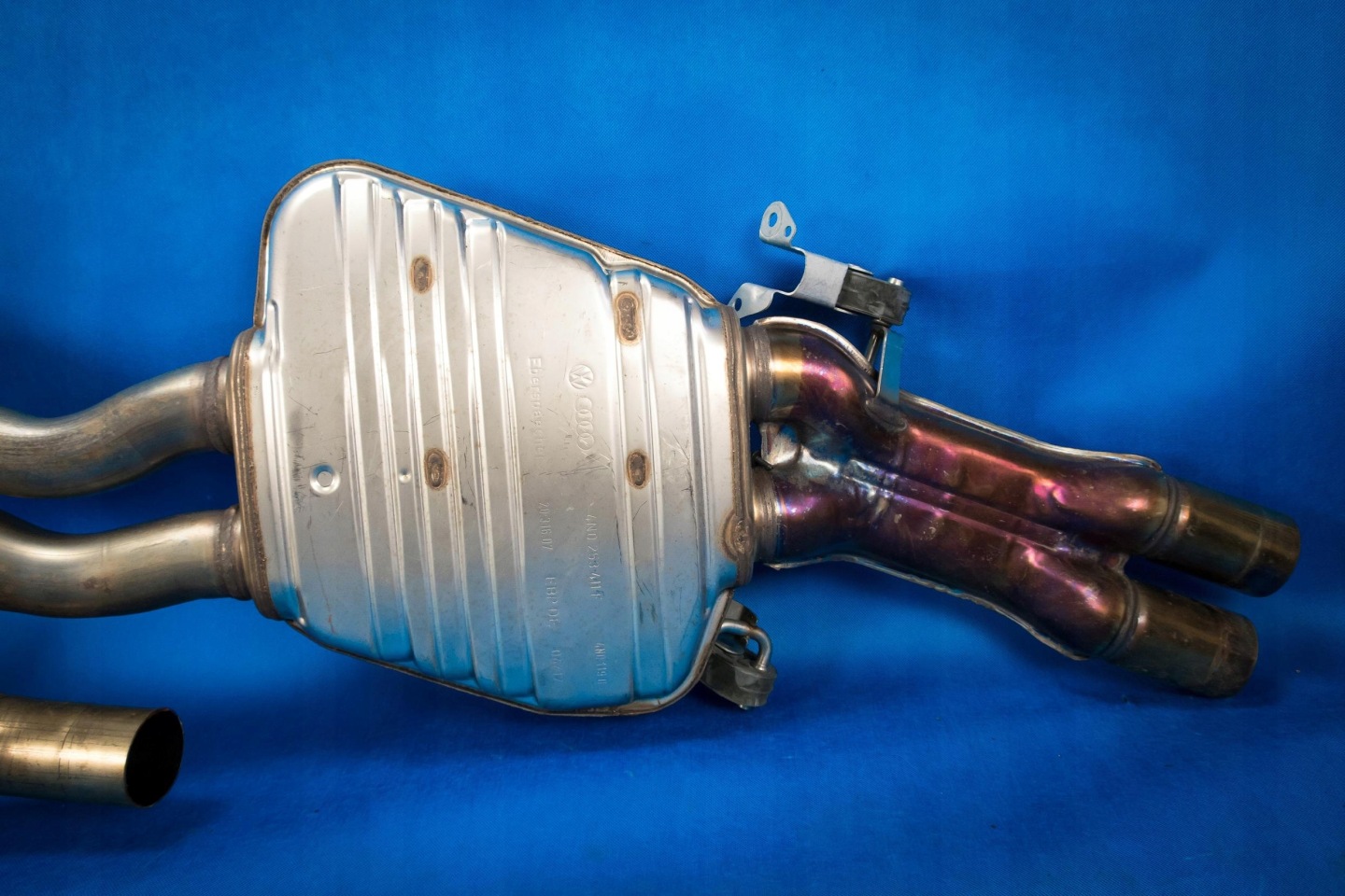 Échappement tlumik Audi A8 4N 3.0TFSI 4N0253409D