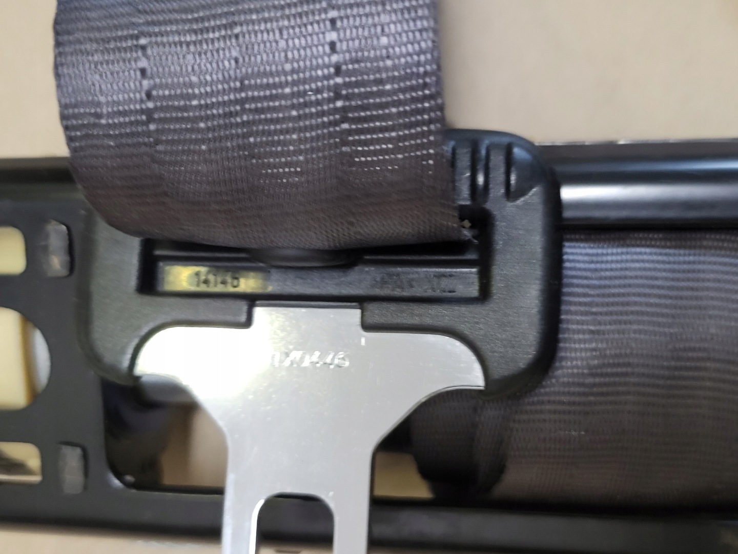 Gurten Sicherheits Spanner vorne rechts grau AAB 95 9-5 LIFT OE