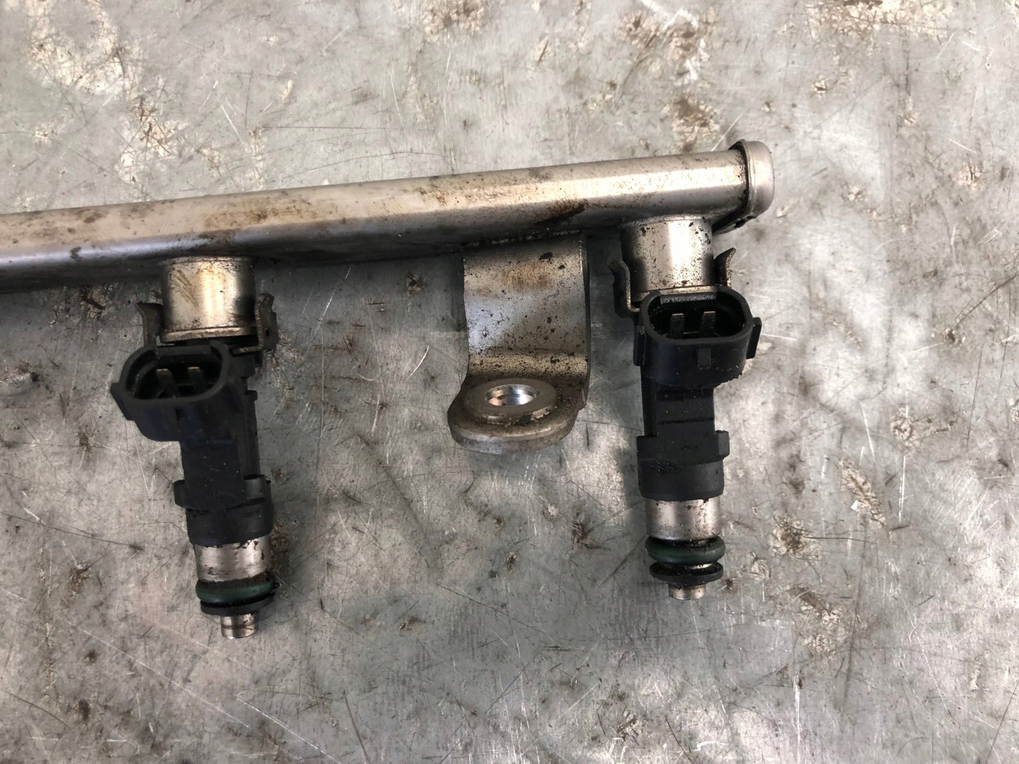 Rampe injection Injecteurs MITSUBISHI COLT VI 1.6B 1465A331