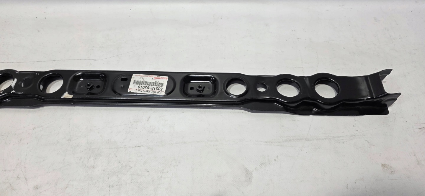 Halter Strebe unter Kühler TOYOTA COROLLA E16 E18 12- neu Original