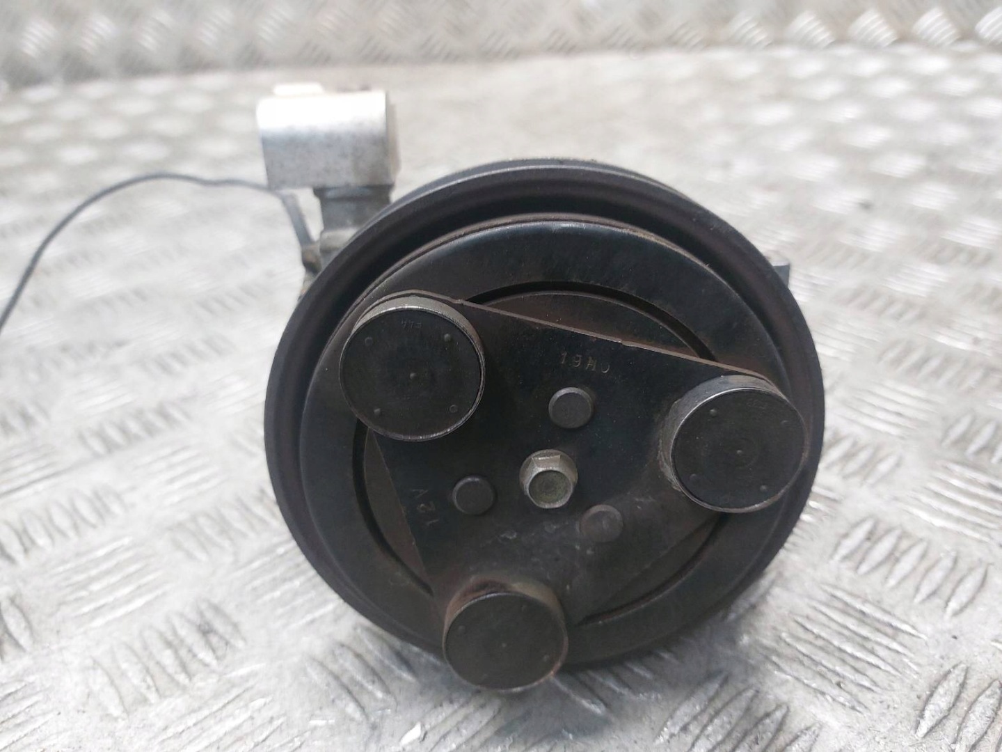 compressor compressor; of the air conditioning MAZDA DEMIO and 1.3 16V H09A1AA4DU
