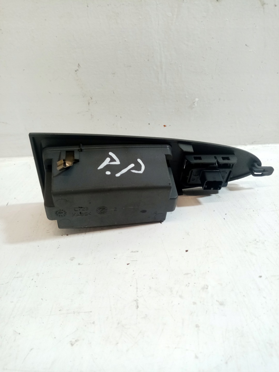 control panel windows of the passenger right front FIAT CROMA 2