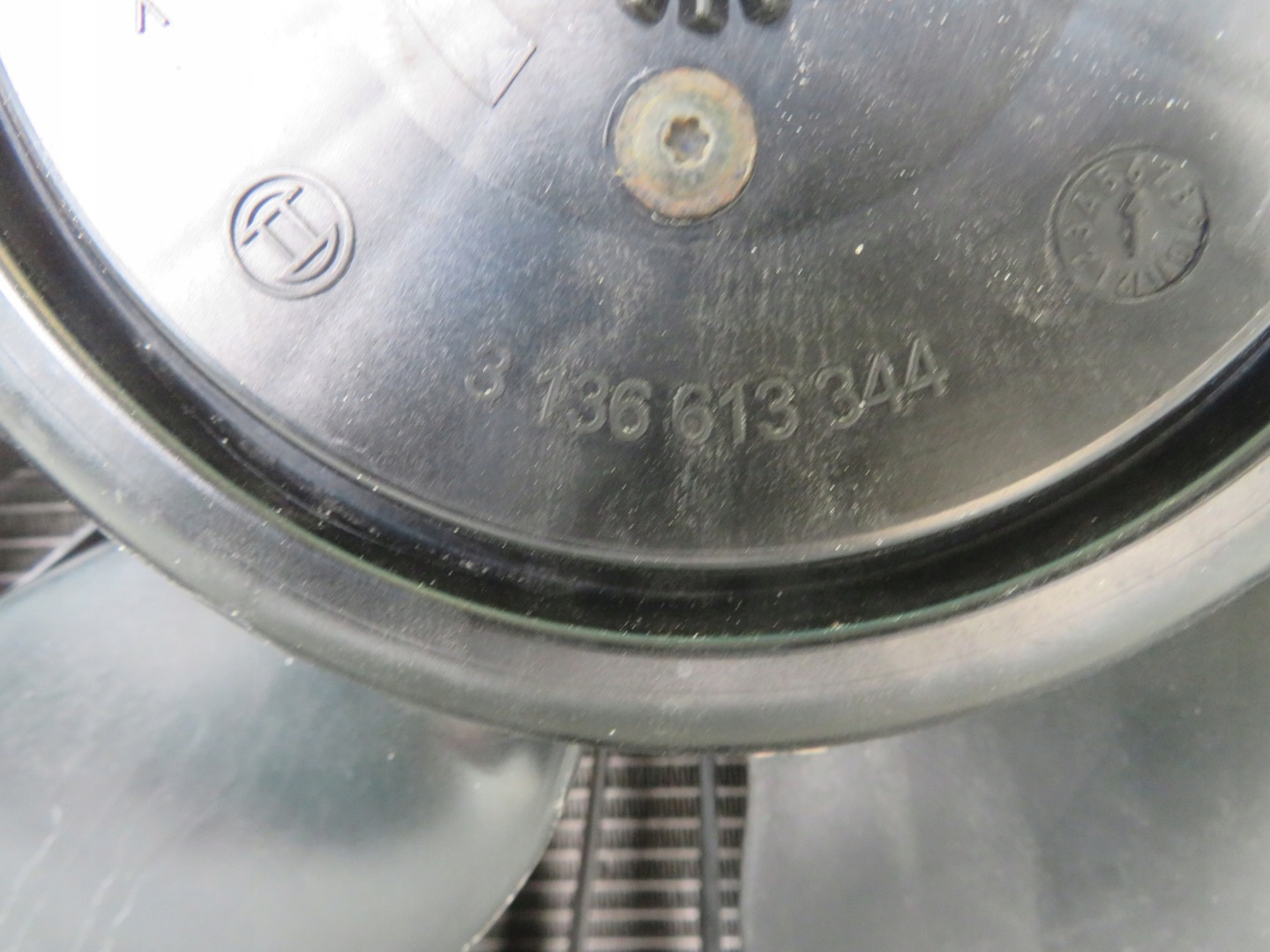 chladič ventilátor MERCEDES W204 12R A2045000393