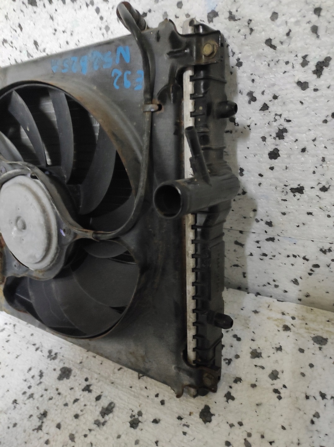 BMW E90 E92 SESTAVA chladiče ventilátor 325I N52