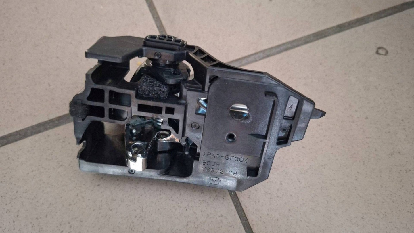 poignée interne portière droit prise avant /arrière Mazda CX-60 BCJHV8392