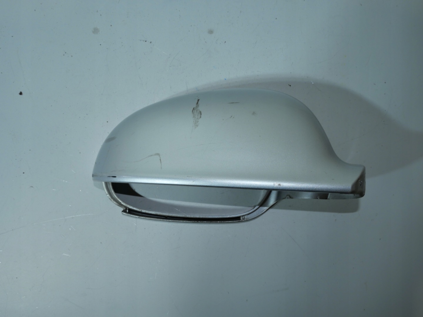 VW cover right mirror 1K0857538