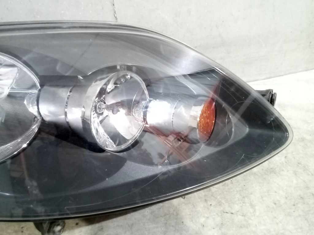VW Golf V 5 positif feu droit avant avant 5M1941006B