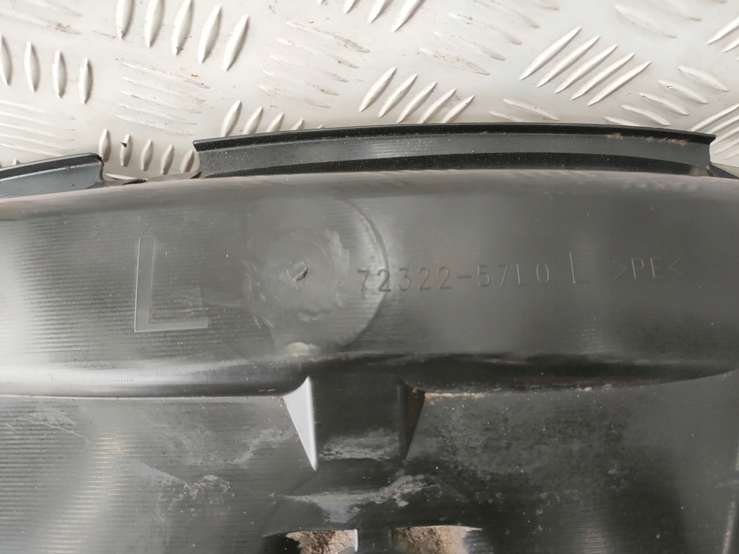 SUZUKI KIZASHI 09-14 mudguard front left front 72322-57L0 OE