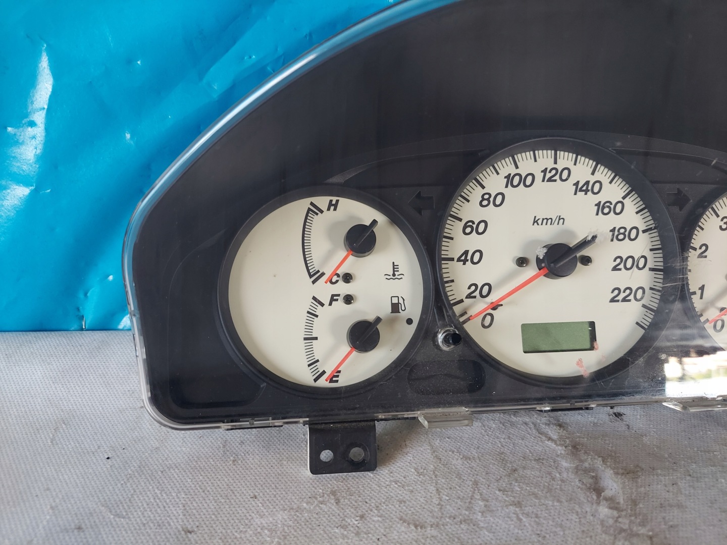 dials clock MAZDA 323 BJ 1.6 B BL2CA