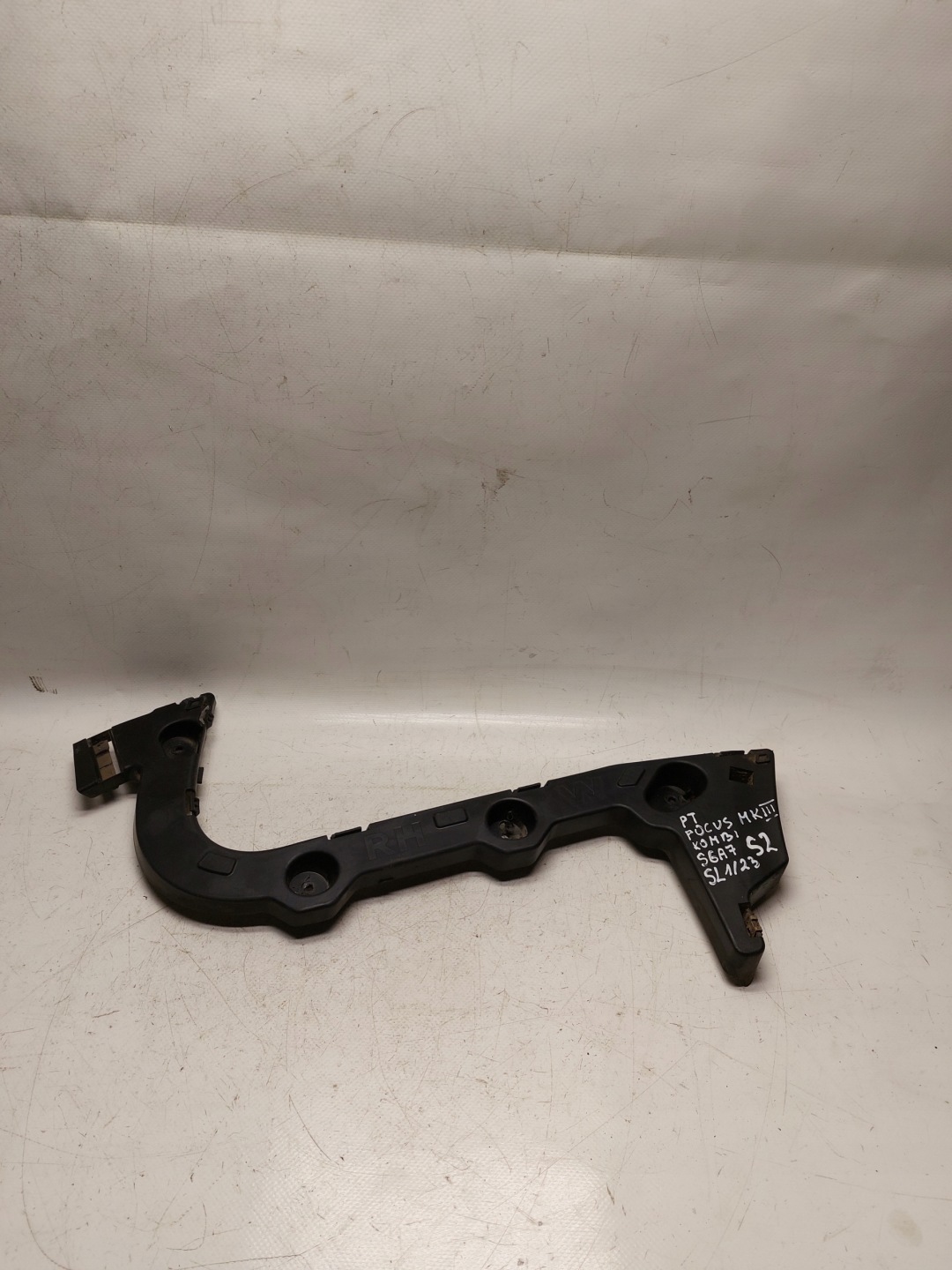 bumper bracket right rear part FORD FOCUS MKIII KOMBI