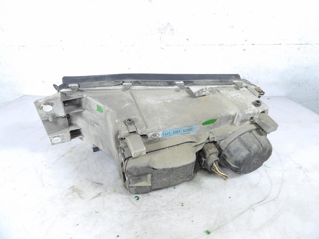 SKODA OCTAVIA e LIFT REFLEKTOR Destra 1U1941016E