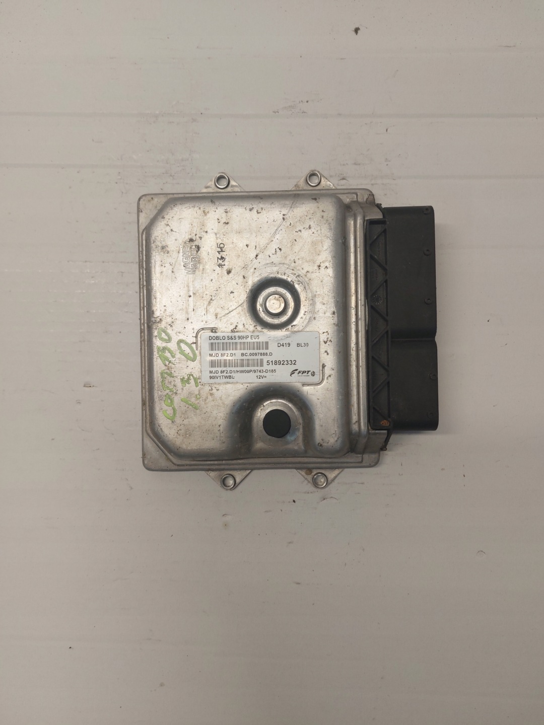 control unit of the engine OPEL COMBO D 1.3 CDTI 51892332