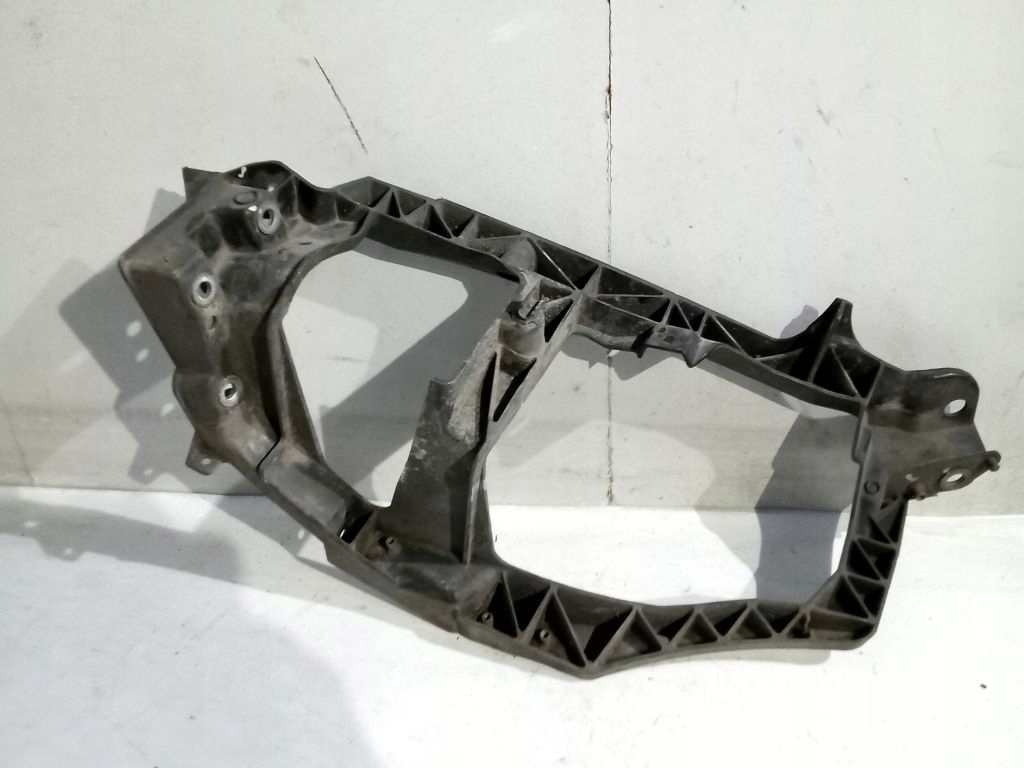 Mitsubishi Colt Z30 support panel for radiators okular right