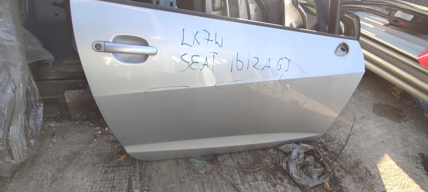 door right front front seat ibiza IV LX7W 3D
