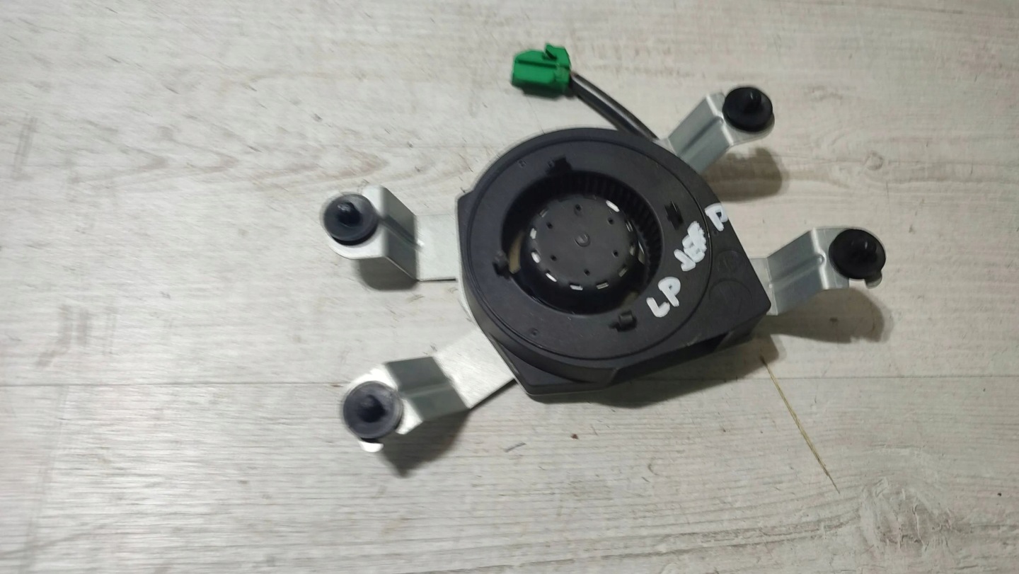 Jeep Cherokee 2015 front left fan heating seat