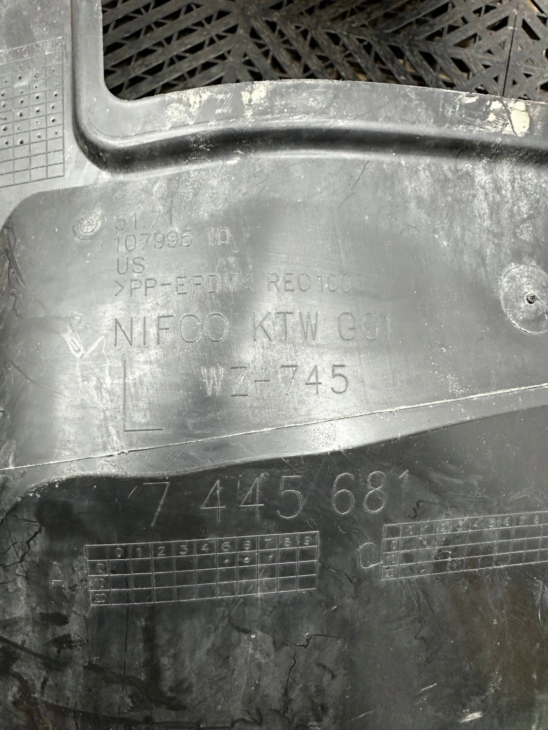 mudguard front front side left BMW X3 G01 7445681