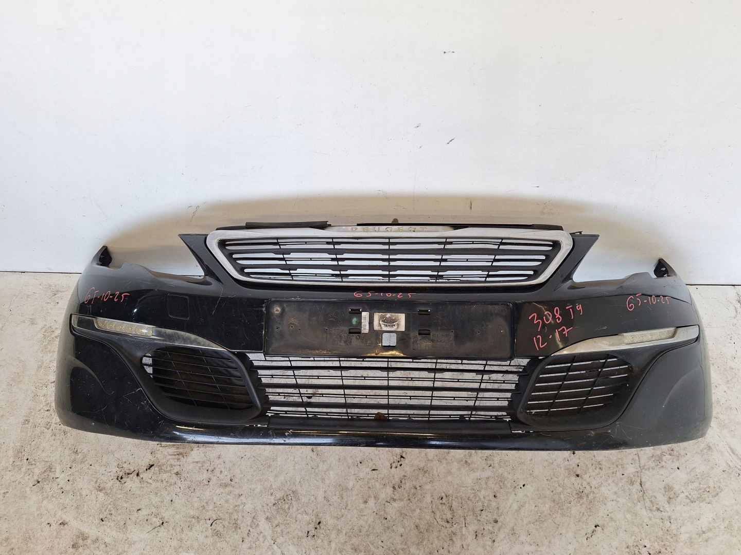 PEUGEOT 308 T9 13-17 bumper + LED