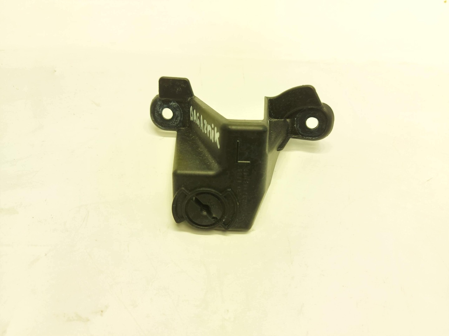 BMW G02 X4 M40i 2023r holder bracket boot 7483755