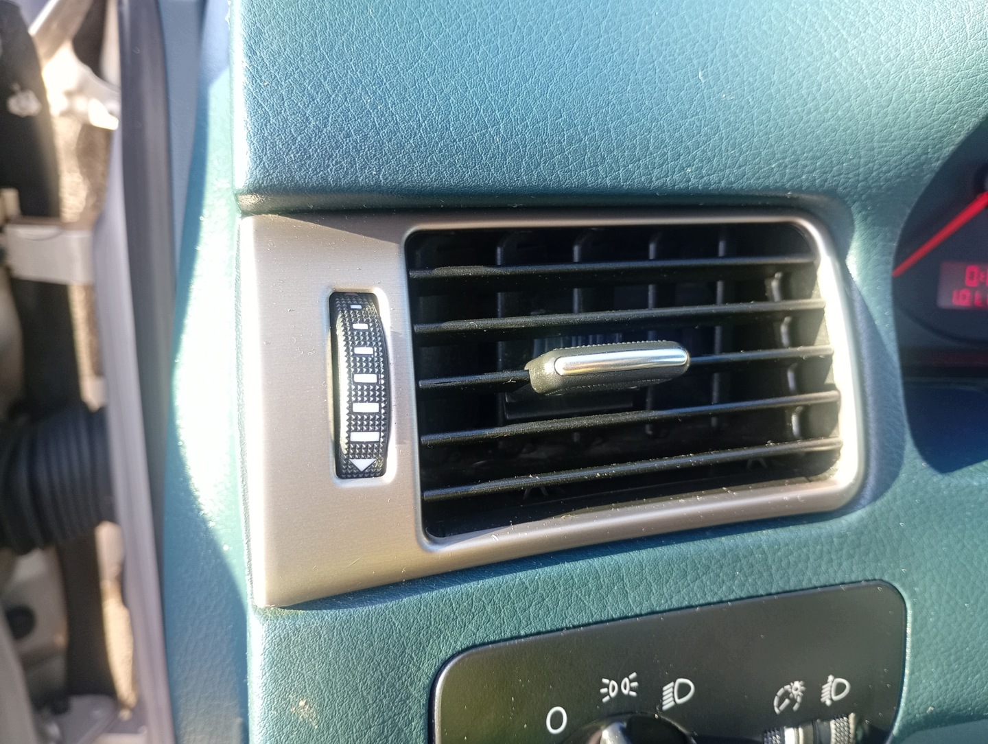 grid air conditioning devices air left driver´s Audi A6 C5 97-05