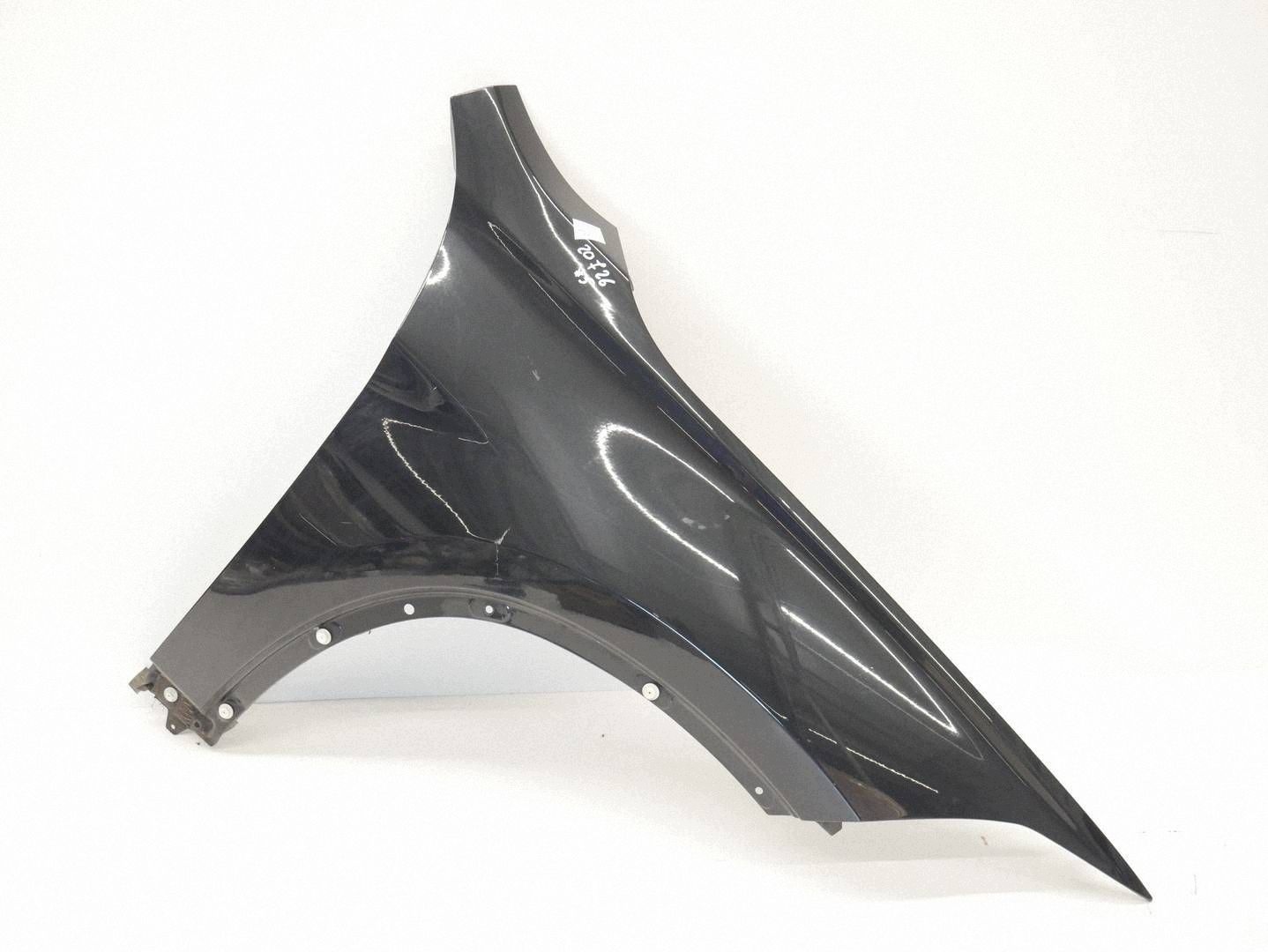 fender right front front BMW X1 F48 LAKIER 475