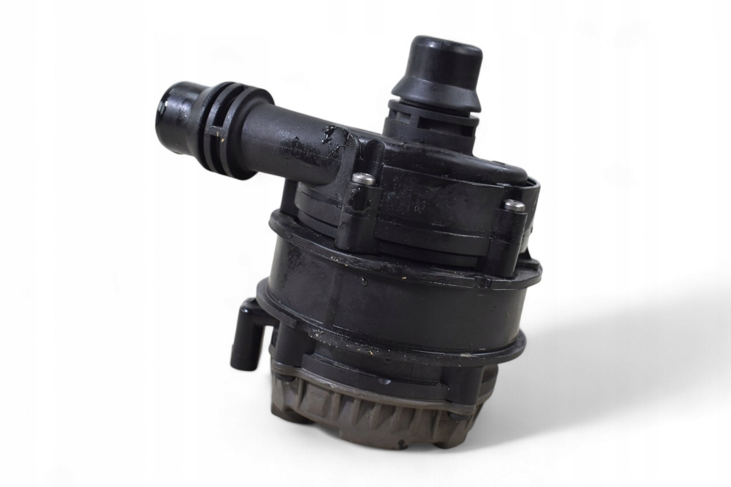 dodatna pumpa vode BMW G20 G21 G26 G29 8651288