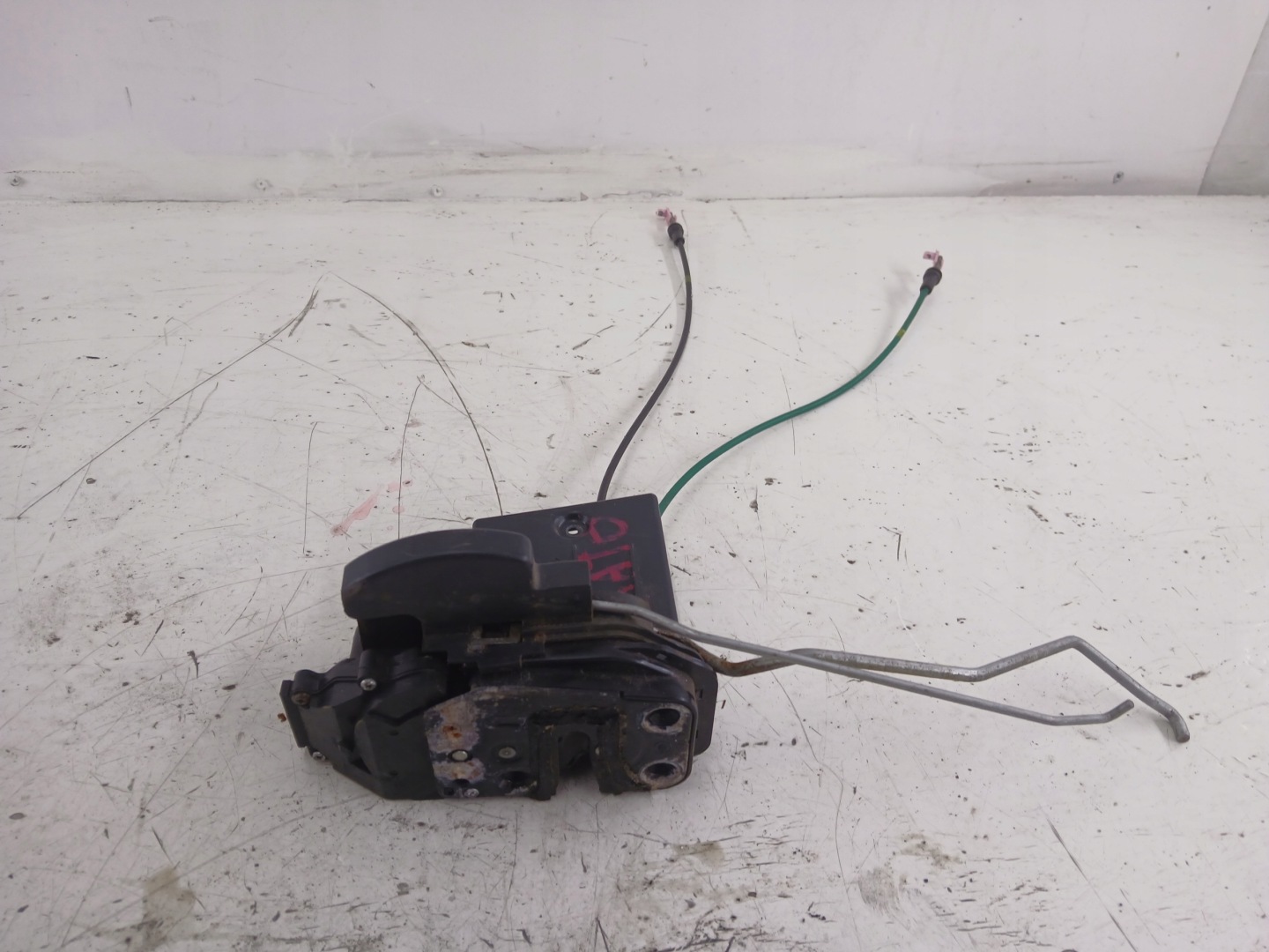 KIA CERATO and lock door left front