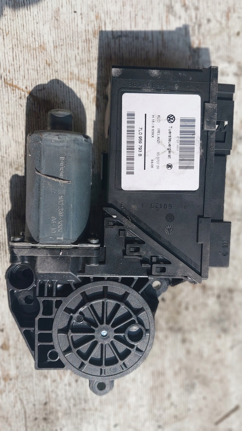 VW TOUAREG 7L 03-10 R. LIFT mini motor windows left front 7L0959793B