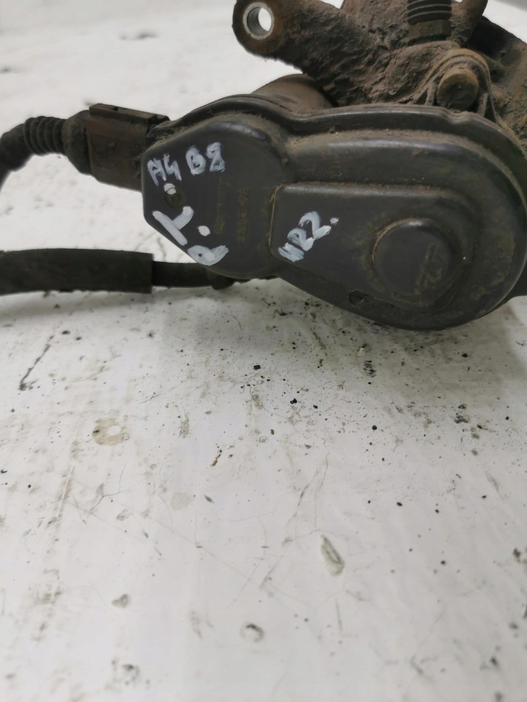 caliper electrical left rear part AUDI A4 B8 07-15