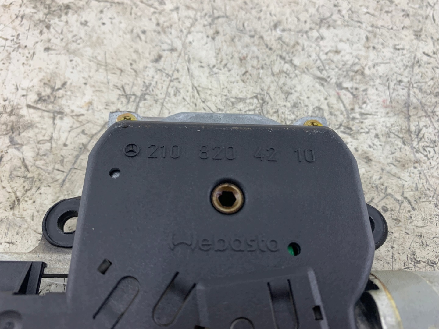 MERCEDES W210 motor schiebedach 2108202842